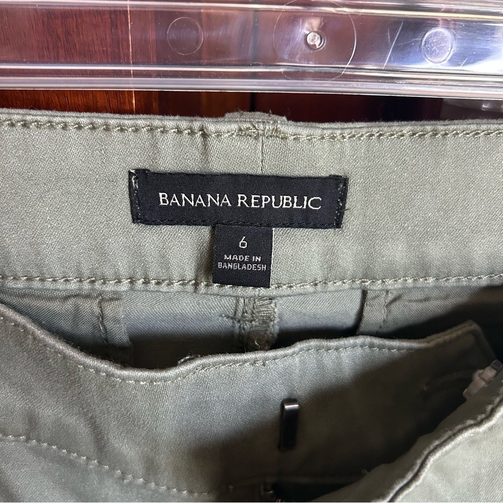 Banana Republic Cropped Chino Pant Olive Green Pants - Picture 6 of 10